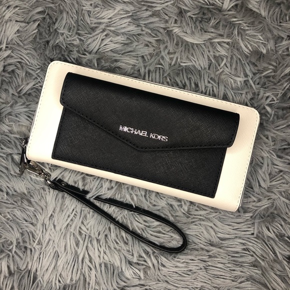 MICHAEL Michael Kors Handbags - Michael Kors Wristlet Wallet